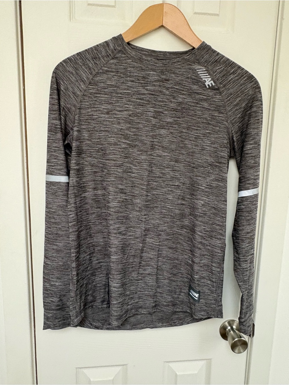 American Eagle Men’s Gray Long-Sleeve Performance Shirt